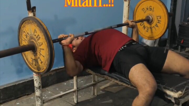 bench press powerlifter