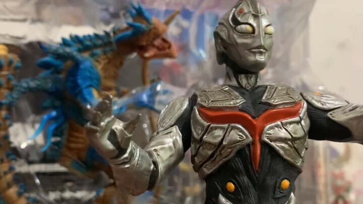 Ultraman Xplus รุ่นแรกๆ มีความรอบคอบแค่ไหน? ความพยายามที่จะทำให้คุณทึ่ง! อุลตร้าแมนเน็กซ์เตอร์ VS บร