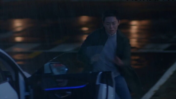[Hospital Playlist] Yijun's famous scene of closing the car door in a circle. I still want to laugh 