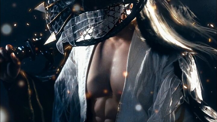 Còn bạn, người bạn của tôi, lúc nào cũng chậm tôi một bước.