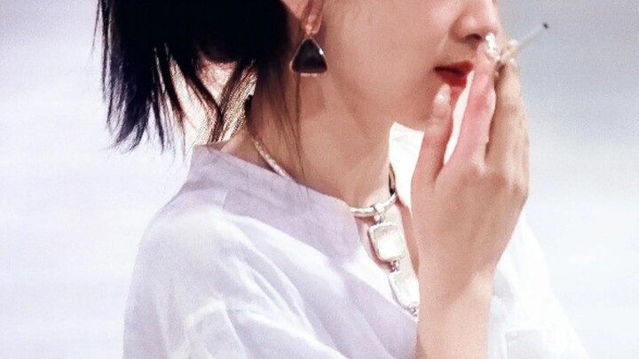 Suasana kelas atas, jadi penggemar si kakak ini semudah bernapas!