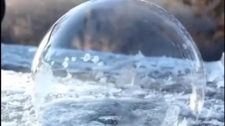 Have you ever seen soap bubbles freeze?