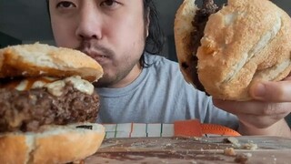 ASMR CHEESEBURGERS - EATING SOUNDS