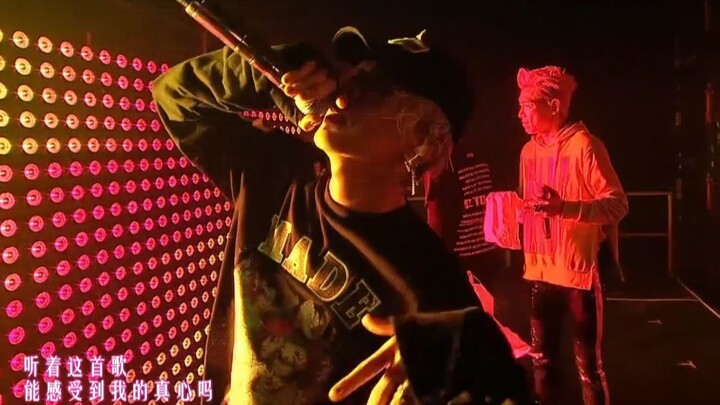 Có lẽ đây là phiên bản live nghe hay nhất của Girlfriend