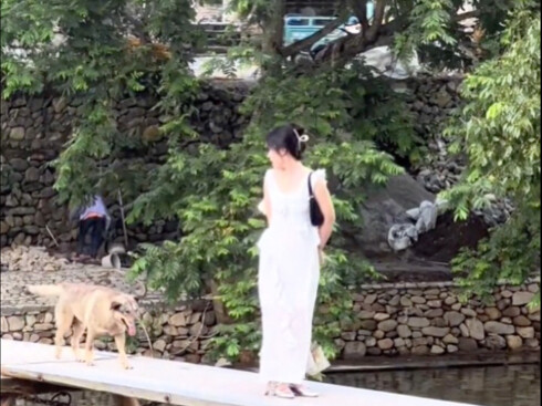 Seohu già đi trong điện thoại của những người khác nhau!