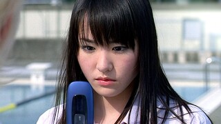 Nhưng khi nhìn bầu trời, em vẫn nghĩ đến anh... "Khi tiếng chết đuối vang lên, tình yêu trong sáng x