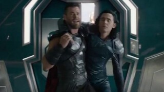 Thor yêu cầu giúp đỡ bằng tám thứ tiếng, và khoảnh khắc tiếng Ý xuất hiện, tôi đã cười