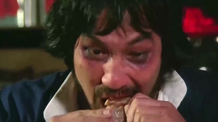 There is a kind of deliciousness called eating white-cut chicken, dipping it in some meat and eating