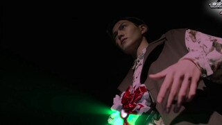 "Phụ đề hiệu ứng đặc biệt" Hình thức cuối cùng của Kamen Rider Ultra Fox MK9 Flying Kitsune Nữ thần 