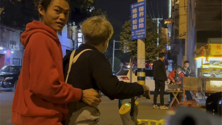 استل سيفك لتكشف عن العتاد الخارق.