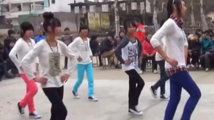 Middle school students' art performance, I finally understand why our parents disliked us back then