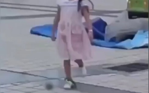 早期人类驯服脚的视频