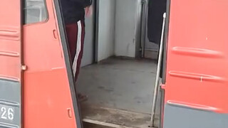 乍一看还以为是什么科幻风的车门..