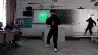 When you dance to "I Peace" for the New Year's Day event... (with Easter eggs)