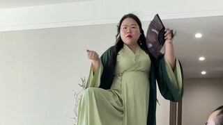 It's the eighth day of the first lunar month. It's time to put on a little show for my fiancé. I'm s