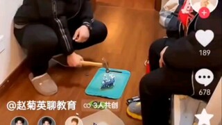 失信教师赵菊英逼学生砸模型