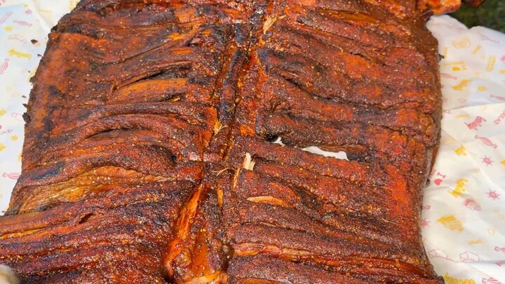 Now this is the ultimate feast for meat lovers: a whole roasted pig!