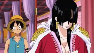 MOMENT BOA MENUNJUKKAN TUBUHNYA PADA MONKEY D. LUFFY