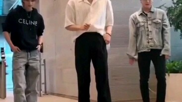 When you watch Stray Kids dance with a different BGM
