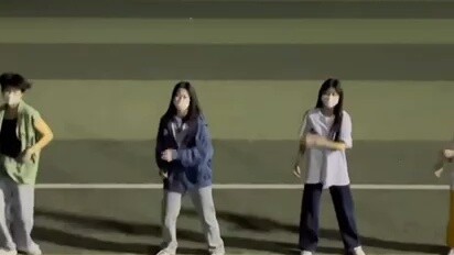 Mặt trời không bao giờ lặn khiêu vũ