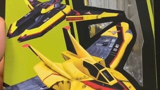 [Penguatan] Saudaraku, pesawat ini sangat besar