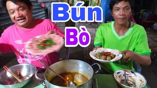 Thau Bún Bò dã chiến quá Bự lTâm Chè Vĩnh Long