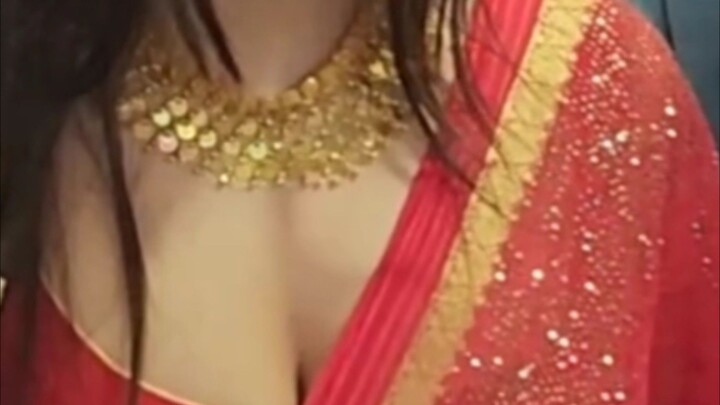 Beautiful House wife 💚🥰