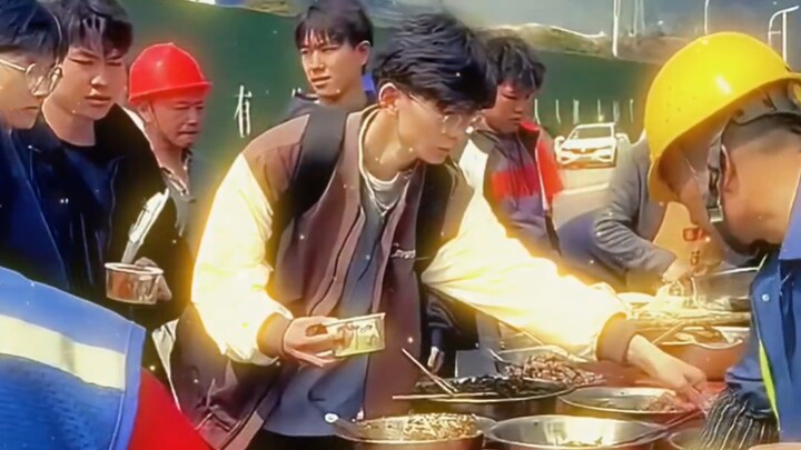 “Kelas pelajar kembali berdiri bersama kelas pekerja”