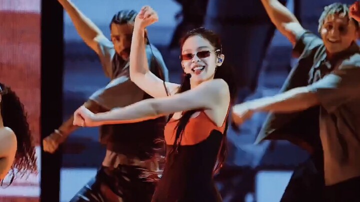 【Konten Perayaan April Mop】250401 Satu Rekaman Langsung Jennie di Konser Paris