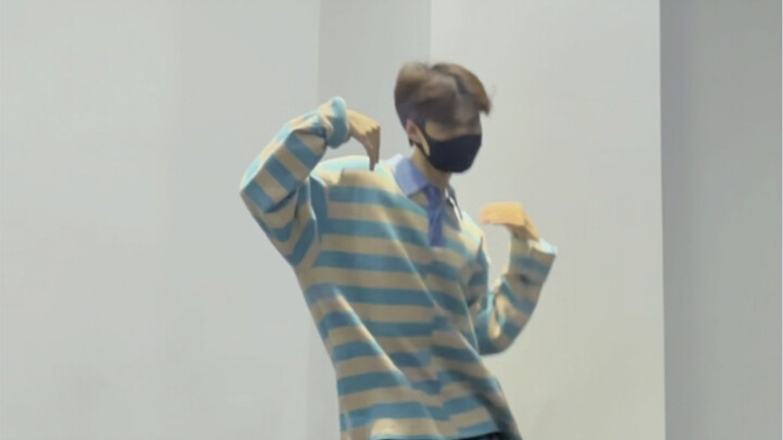 Times Youth League's "Fool" finger dance slow motion tutorial is here~