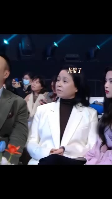 هذه المواجهة في البحر الأحمر تُعَدّ بلا شك واحدة من أبرز المشاهد في عالم الترفيه الصيني، حتى أن لونغ