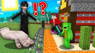 Wednesday Hand vs JJ and Mikey Security House Battle in Minecraft Challenge - Maizen Cash Nico Zoey