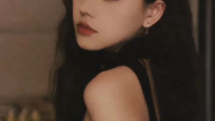 الصورة الأصلية مباشرة، تمام؟ كن واثقًا من نفسك وكن على طبيعتك – هكذا هو شكل جسدي بالفعل!