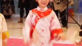 看小孩姐从格格到拽姐一秒切换