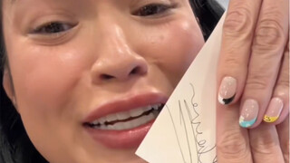 ประสบการณ์ที่ได้รับของขวัญจากริฮานนาและได้รับการยืนยันว่าเป็นเพื่อนสนิทมันเป็นยังไงนะ! ฉันอิจฉาจริงๆ