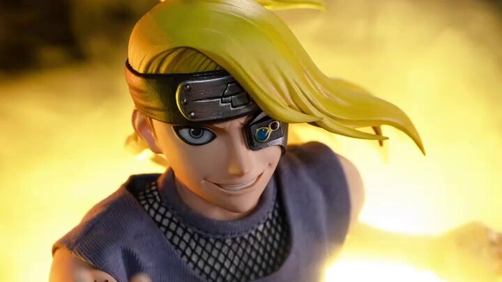 Wajah tampannya juga sedikit playful roc Deidara informasi