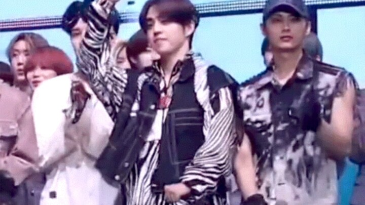 【تشوي سونغ تشول】يا له من خنزير صغير لطيف! من صاحب هذه الحقيبة؟