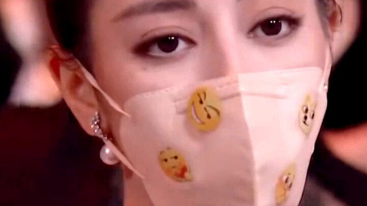 Masks can't hide the celebrity temperament, can you recognize who they are?