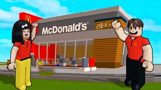 Yuta, Mio Dan Baby Celine Cari Burger Di Macdonald || ROBLOX