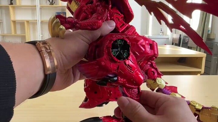 Really big, really good, really good RD01 enlarged finely coated metal variant red dragon Megatron (