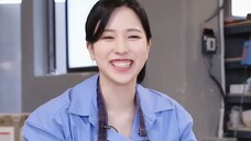 Mina, who has never had a quarrel, was still worried about how to deal with a quarrel in the group b