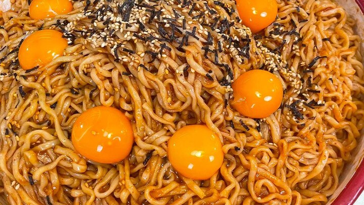 Bukan, mie kalkun juga bisa dimainin sekeren ini?