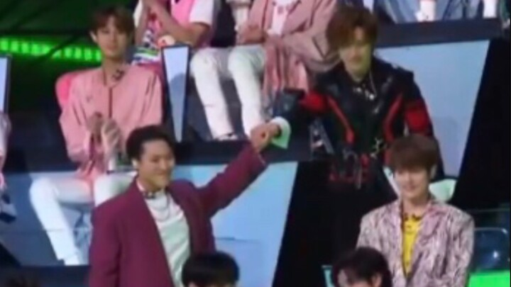 จ้านตัวและป๋อหยวนสองคนขี้งกนี่ฮ่าๆๆๆๆๆๆๆๆๆ