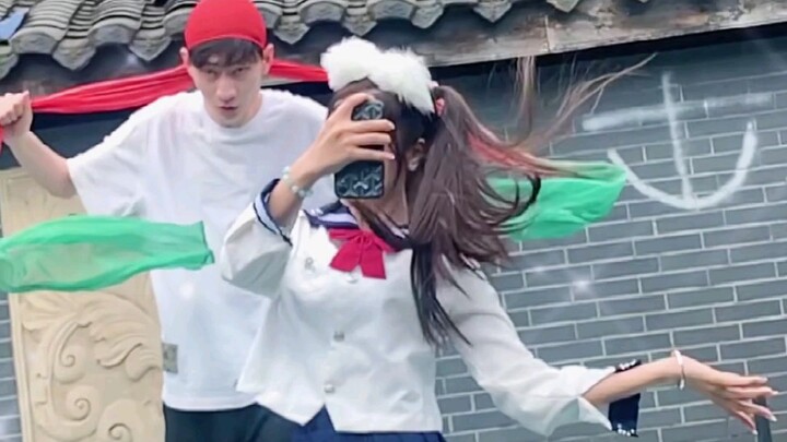 هل تعلمون مدى ثقل العبء الذي تتحمله الزميلة الأصغر؟