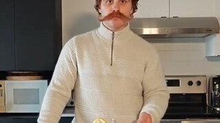 这位的杂技表演真的太有活了哈哈哈哈哈