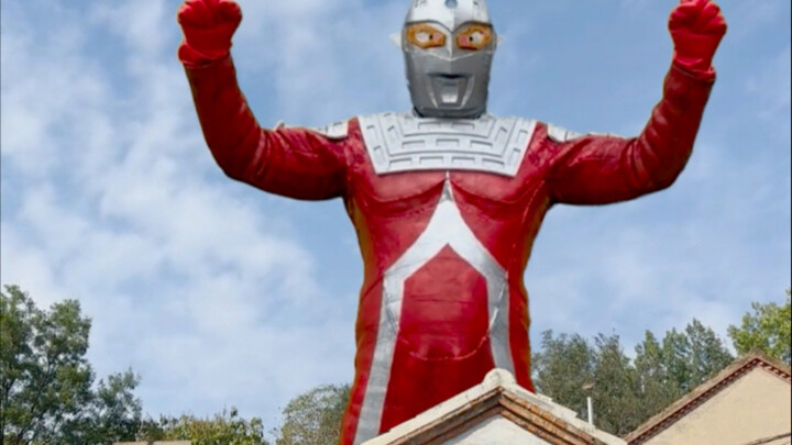 This is arguably the episode that Fish Head Spice Mom Leo has always wanted to star in!