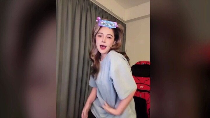 这总不是狗熊蹭树了吧？