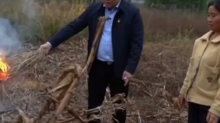 This is exactly how good officials of the people should be.