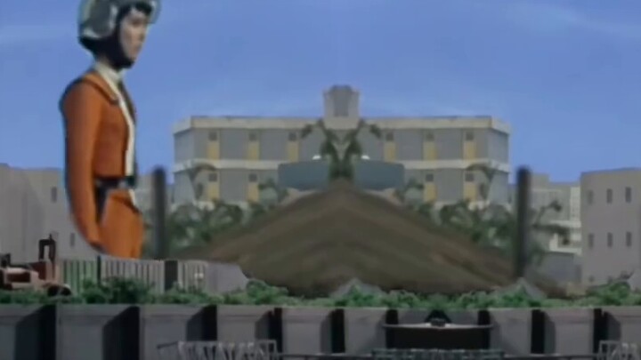 Buku Ilustrasi Monster dan Spacemen Seri Ultraman (Generasi Pertama)