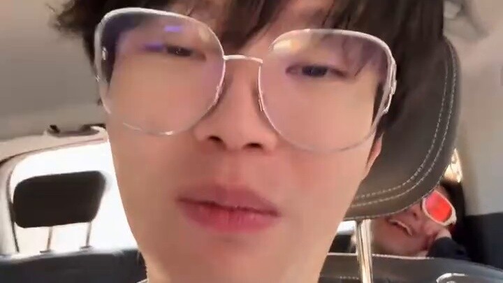 Scent of Scent KB membahas tentang "perut besar" AZA! KB: Mari kita kembali dan menganalisis apa yan